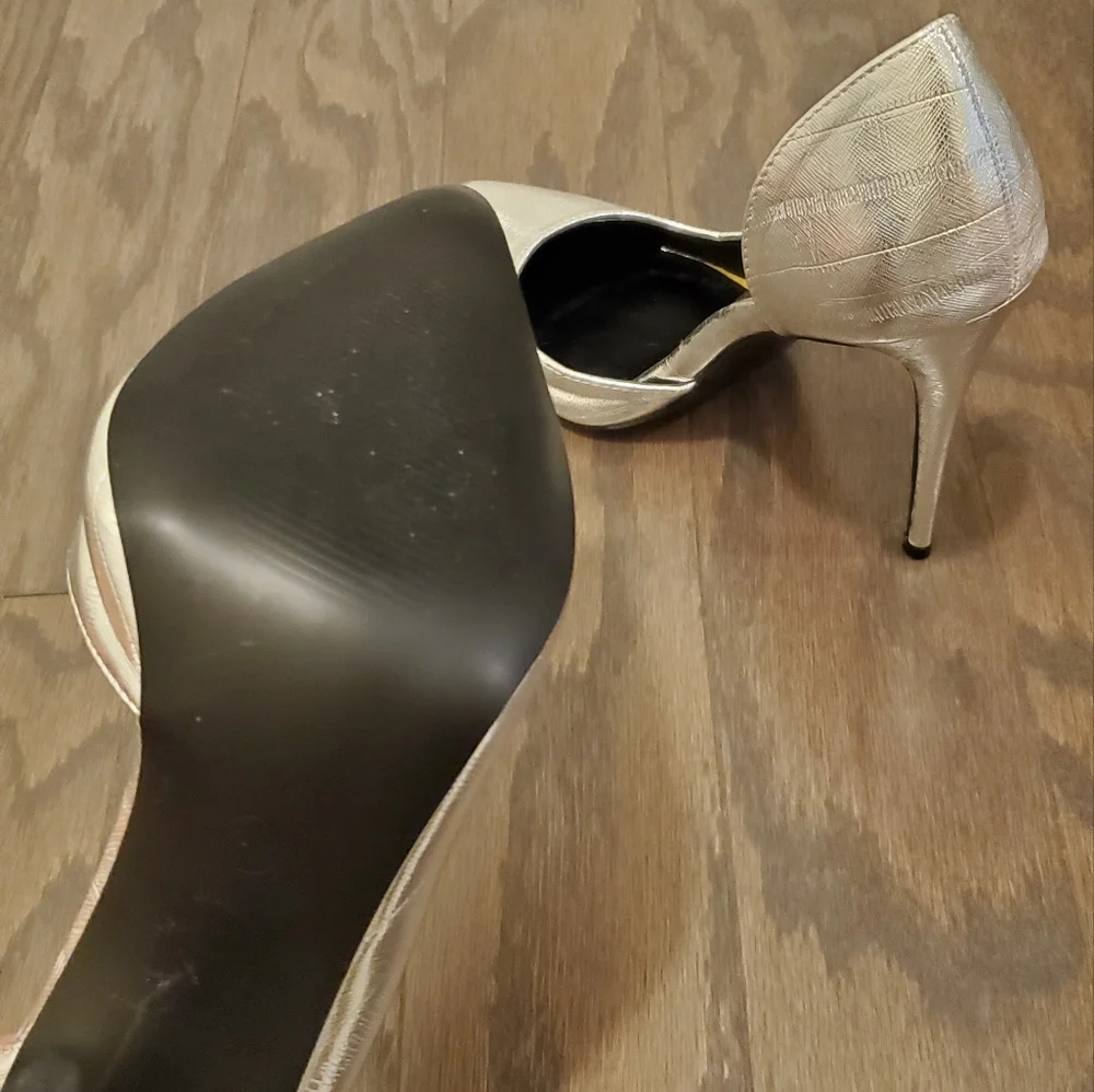 Heels 👠 - Picture 2 of 2